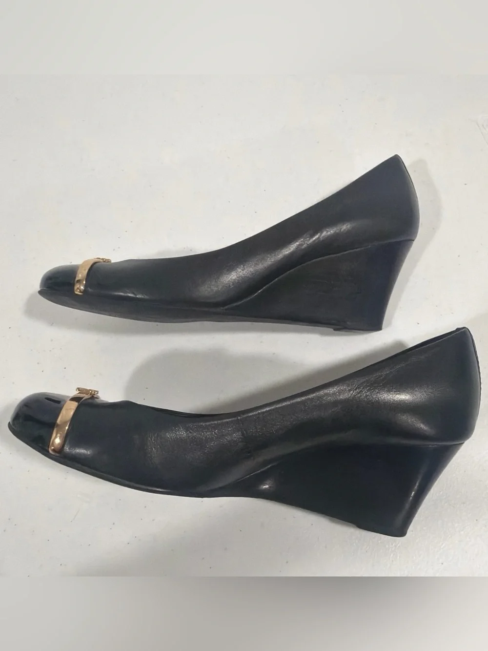 Tory Burch Black Leather Wedge Pumps with Gold Toe Bar - Picture 4 of 7
